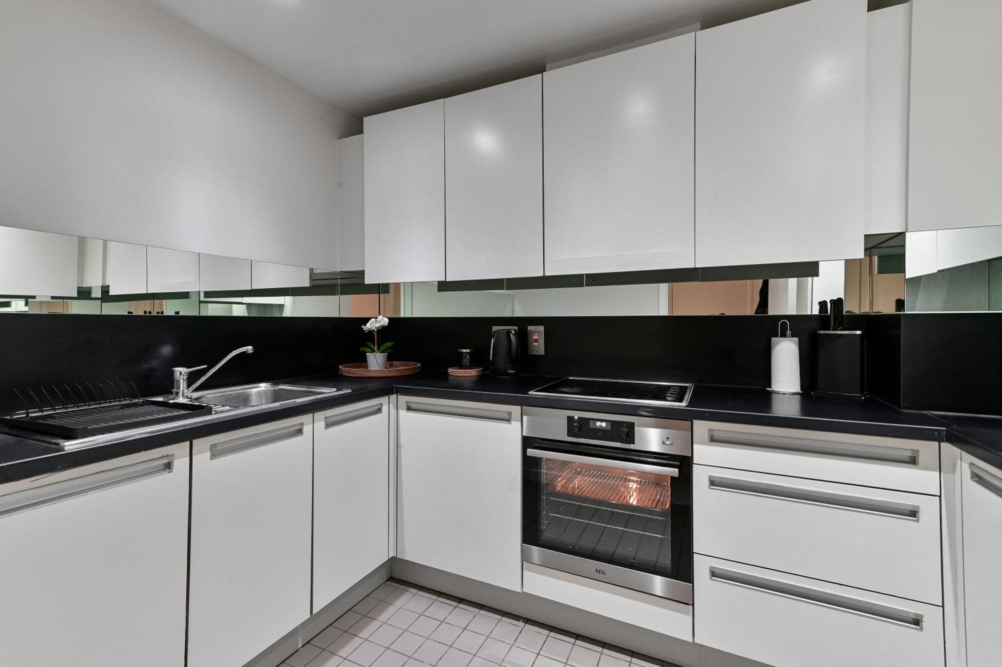 Khayat Homes - The Cosmo - Two Bed Londra Dış mekan fotoğraf